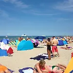Exclusive Fewo In Warnemuende, 150M To The Beach, 2 Bathrooms, 2 Bedrooms, Sauna, Wifi And Much More.