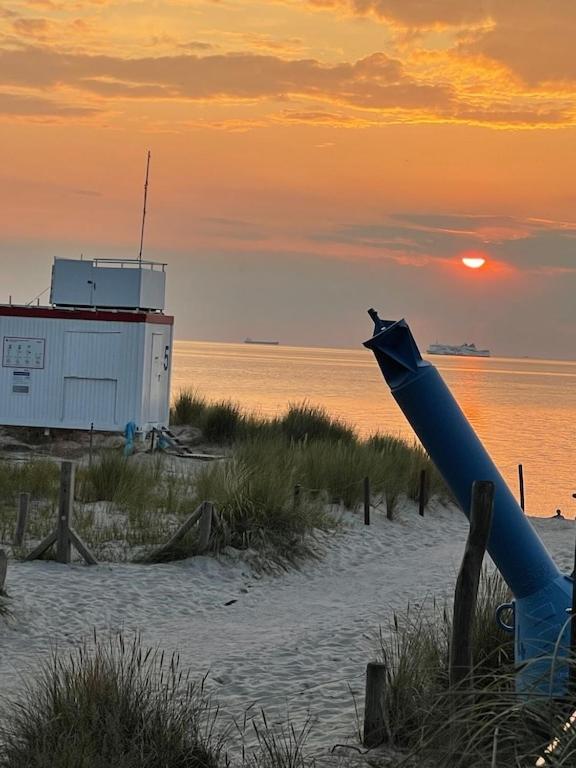 Beachside Haven: Exclusive Warnemünde With Sauna Apartment *