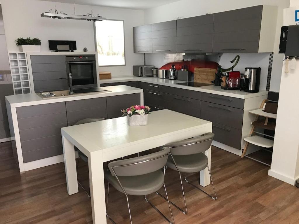 Beachside Haven: Exclusive Warnemünde With Sauna Rostock