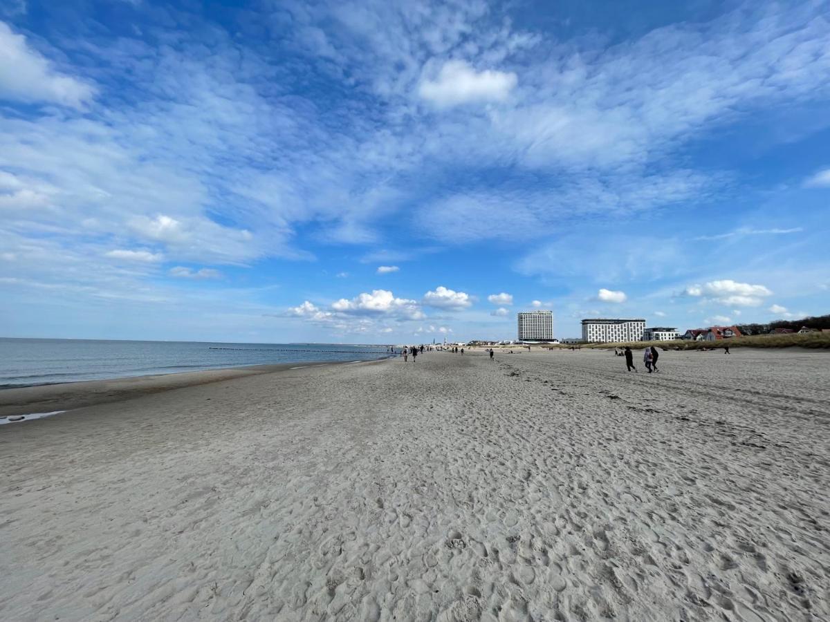 Beachside Haven: Exclusive Warnemünde With Sauna Apartment *